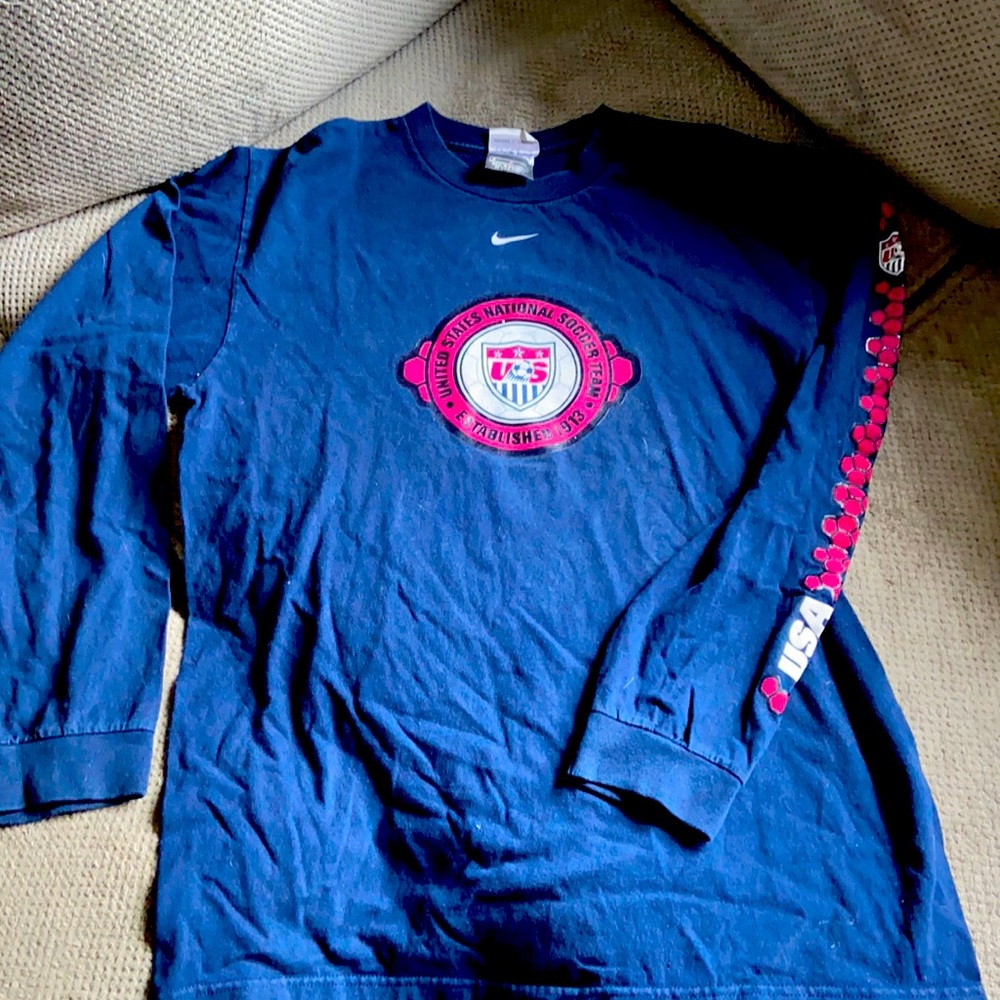 Men’s Nike US soccer long sleeve tee
